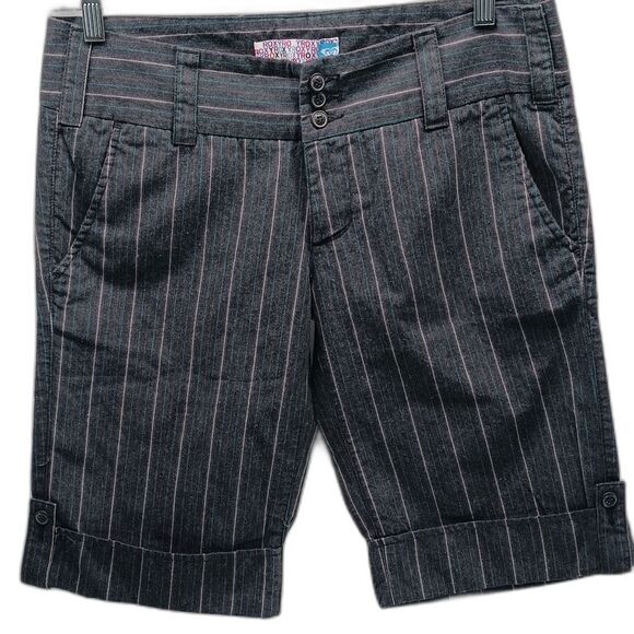 Roxy Gray Bermuda Shorts. Pinstriped Blue/Pink. Women's 9. Cuffed, 4 Pockets.... - Picture 1 of 11